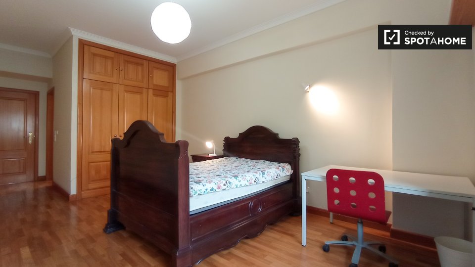 Double room Lisbon, 5 beds, 300m² — photo 16