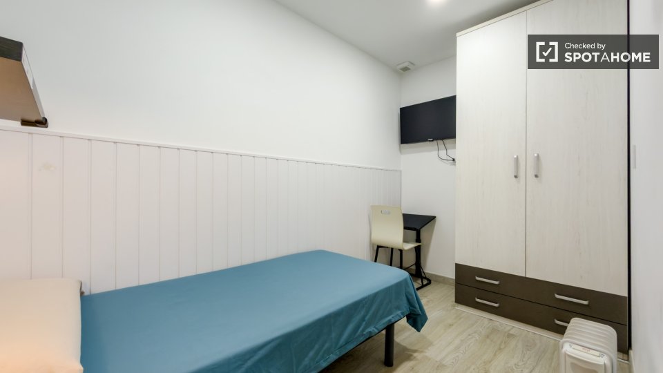 Double room Barcelona, 4 beds — photo 46