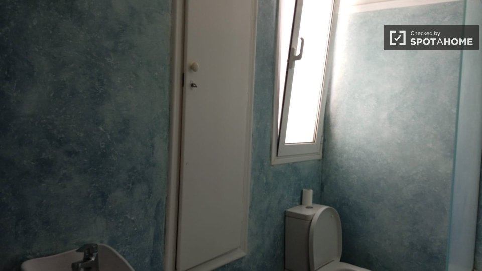 Double room Athens, 4 beds — photo 28