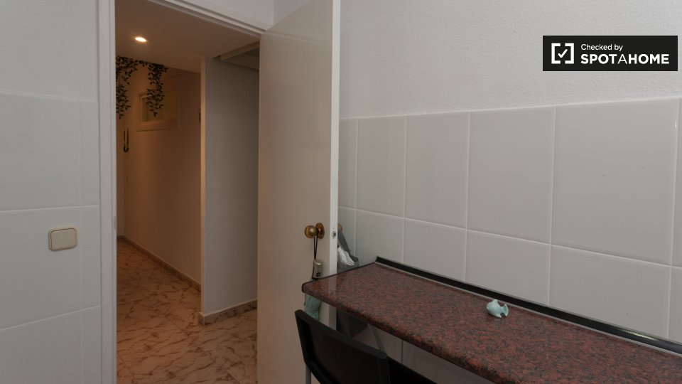 Double room Barcelona, 2 beds, 55m² — photo 8