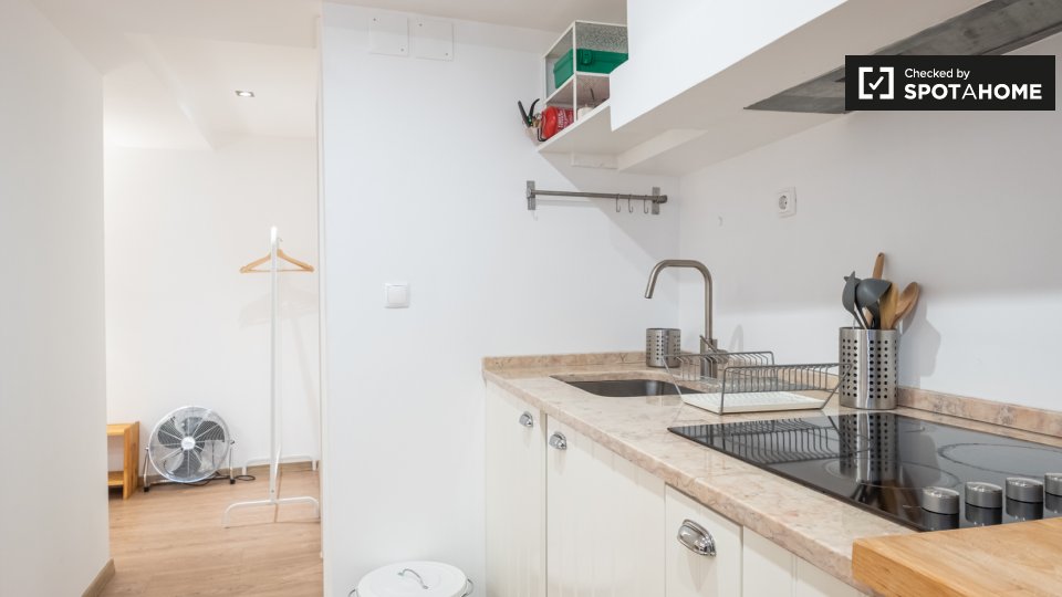 Apartment Lisbon, 1 bed — photo 3