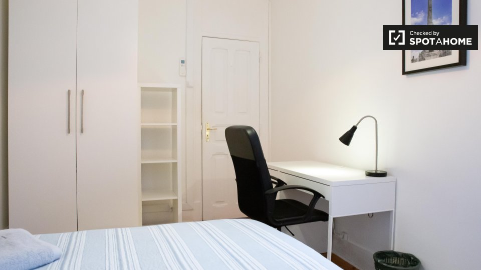 Double room Lisbon, 5 beds, 170m² — photo 4