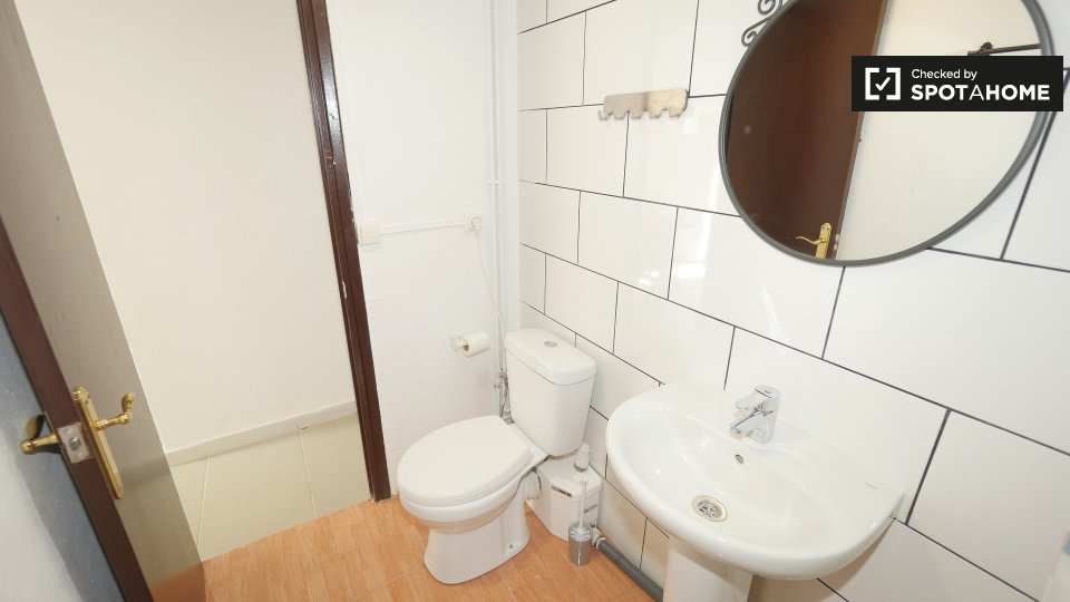 Double room Barcelona, 3 beds, 52m² — photo 13