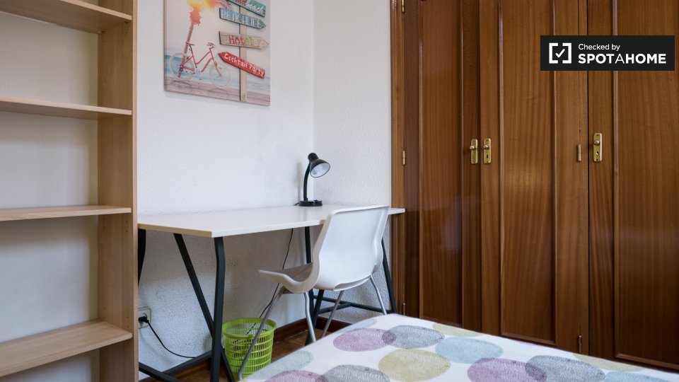 Double room Alcala_De_Henares, 5 beds, 140m² — photo 21