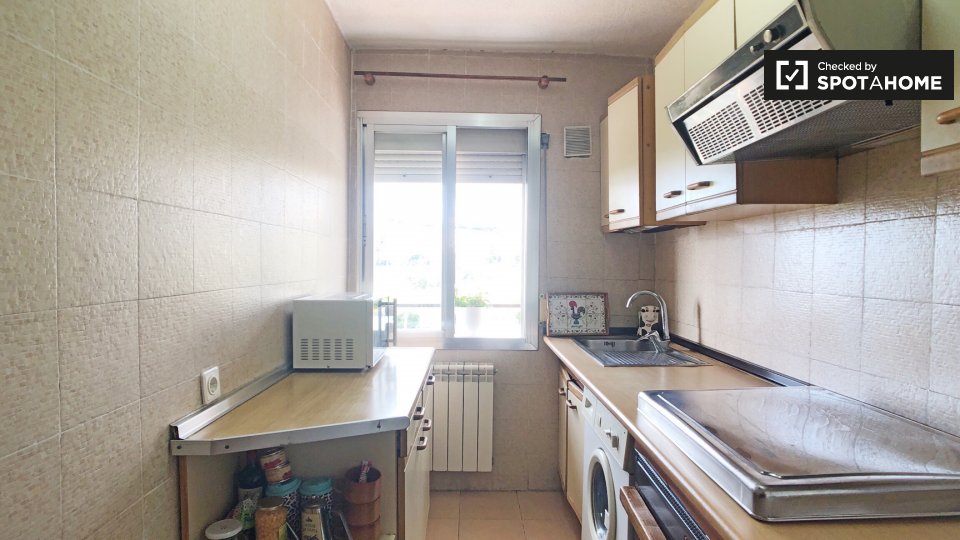Double room Madrid, 2 beds, 75m² — photo 13