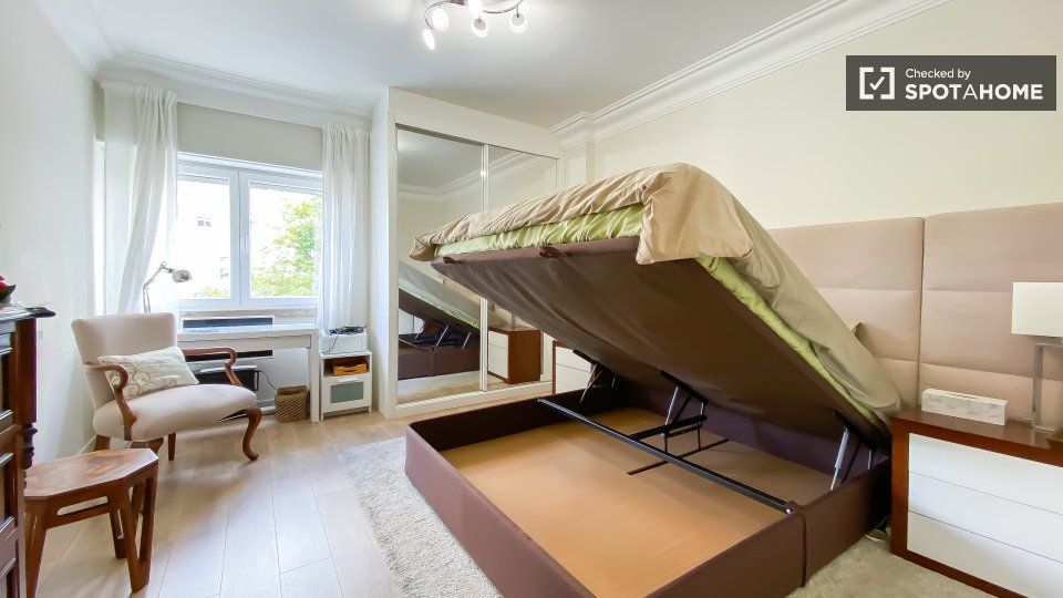 Double room Lisbon, 4 beds, 240m² — photo 2