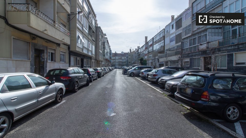 Double room Lisbon, 3 beds, 75m² — photo 24