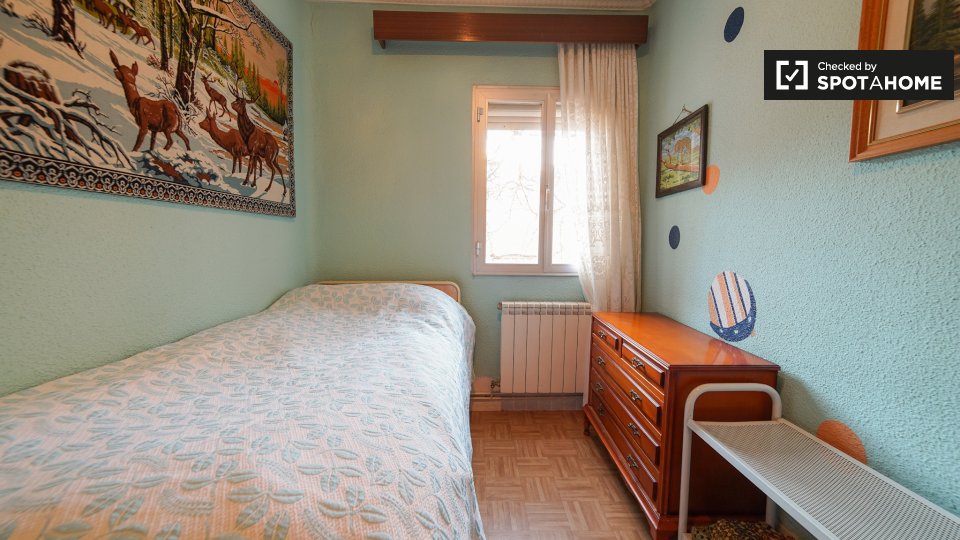 Double room Madrid, 4 beds, 150m² — photo 4