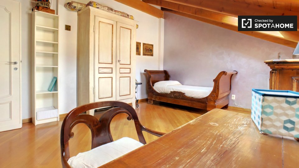 Double room Milan, 1 bed, 400m² — photo 2