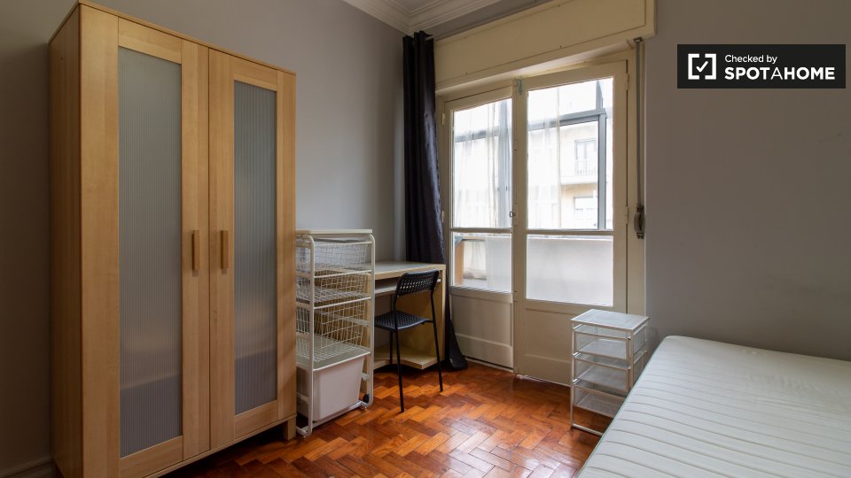 Double room Lisbon, 4 beds, 60m² — photo 2