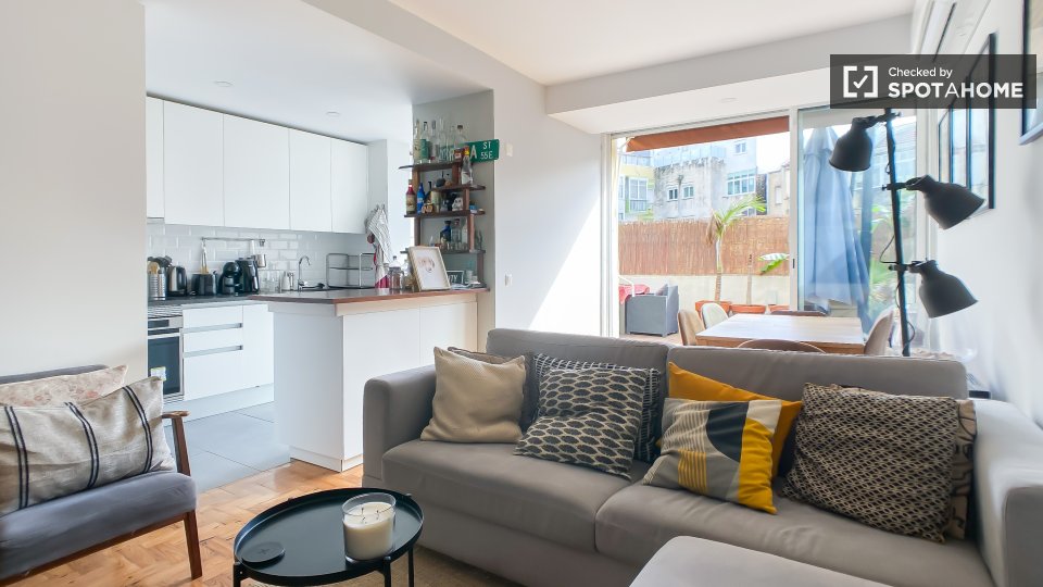 Apartment Lisbon, 2 beds, 77m² — photo 10
