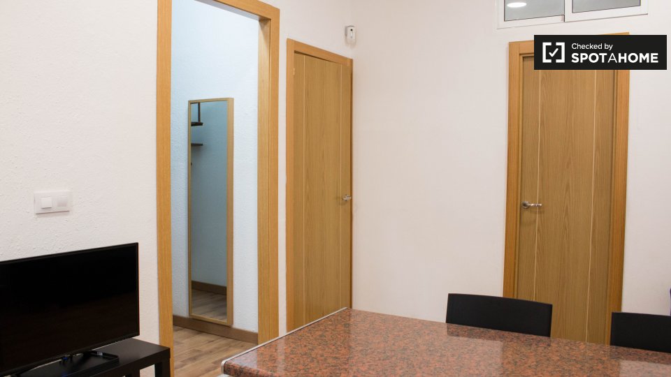 Double room Barcelona, 3 beds — photo 7