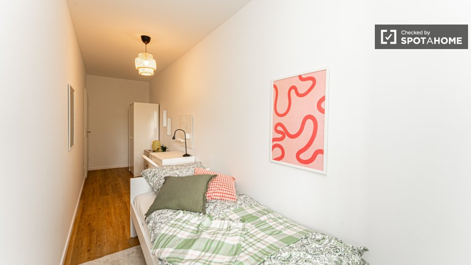 Double room Berlin, 5 beds, 77m² — photo 6