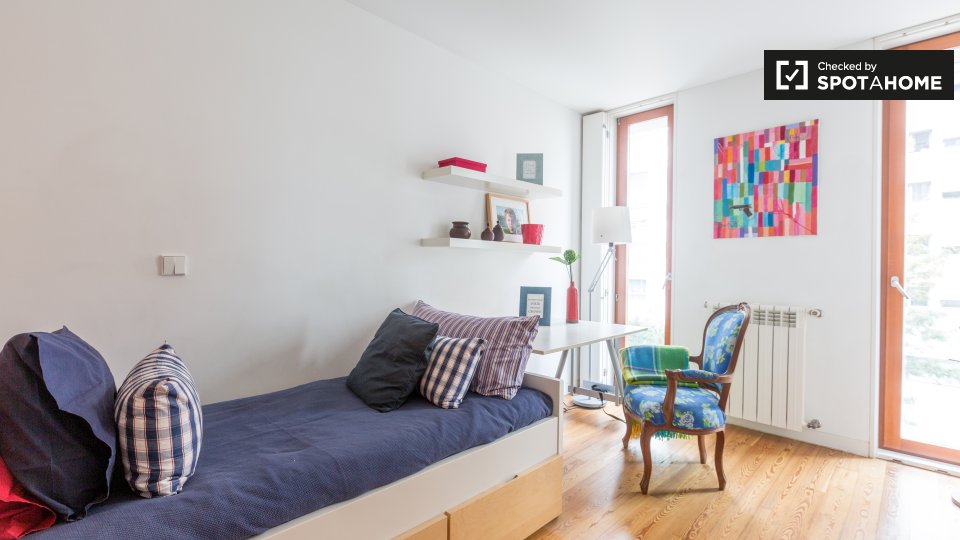 Double room Lisbon, 4 beds, 200m² — photo 8