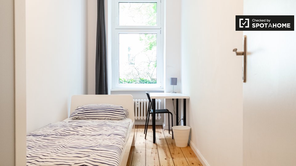 Double room Berlin, 4 beds, 68m² — photo 4