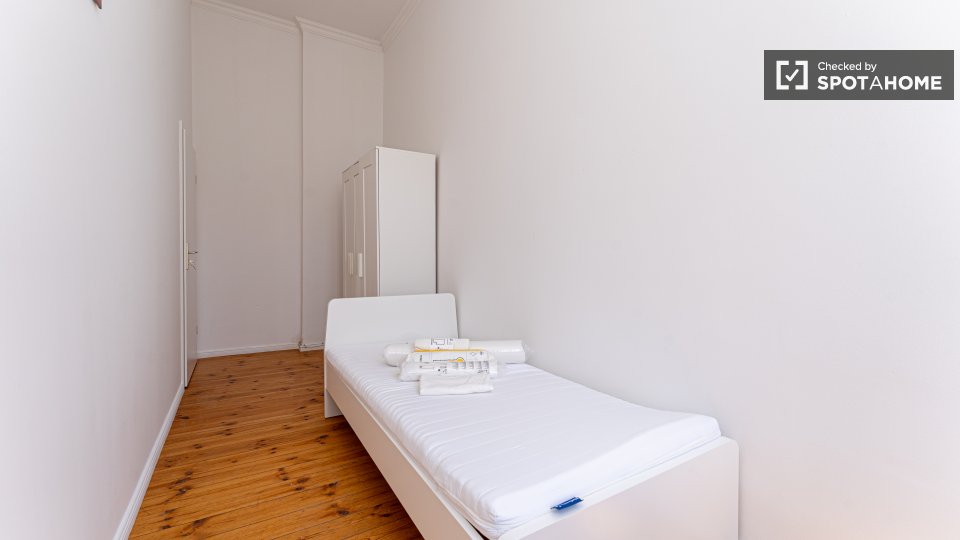Double room Berlin, 2 beds — photo 16