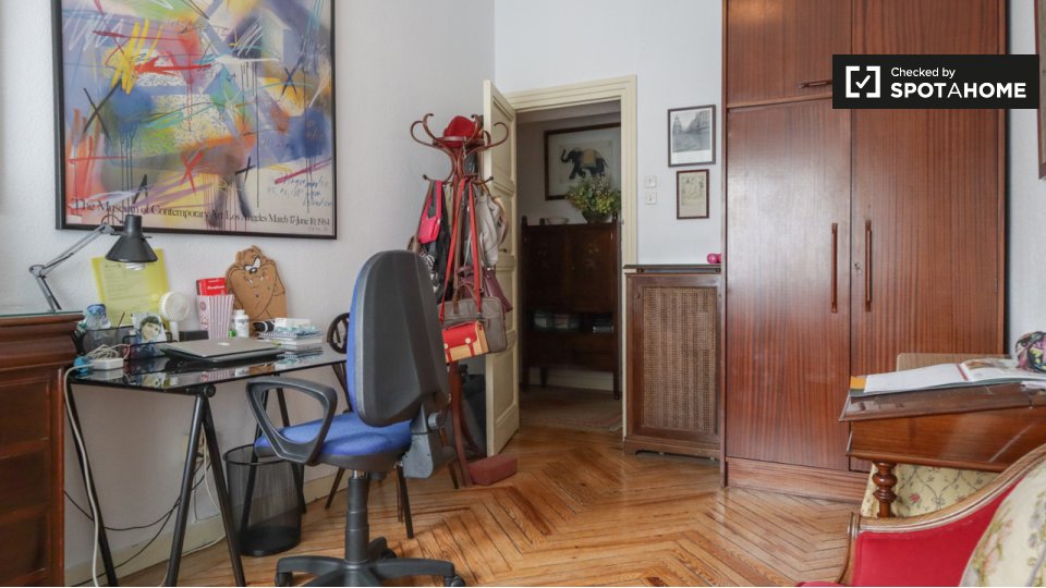 Double room Madrid, 4 beds, 160m² — photo 3