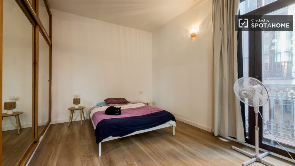 Apartment Barcelona, 1 bed, 92m² — photo 17
