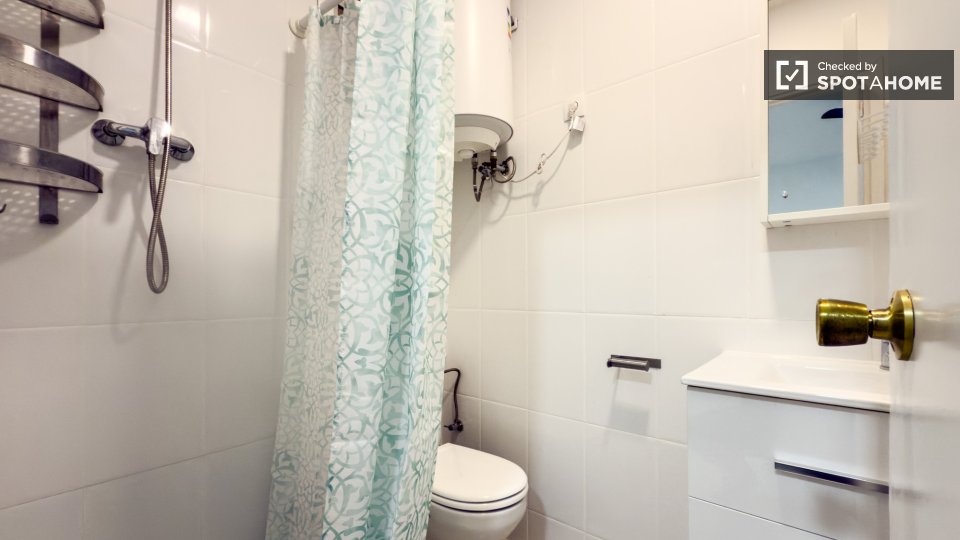 Double room Barcelona, 2 beds, 50m² — photo 17