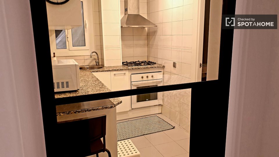 Double room Barcelona, 4 beds, 90m² — photo 15