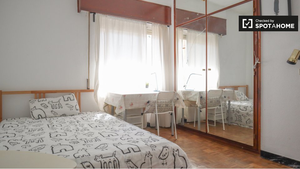 Double room Madrid, 4 beds, 100m² — photo 15