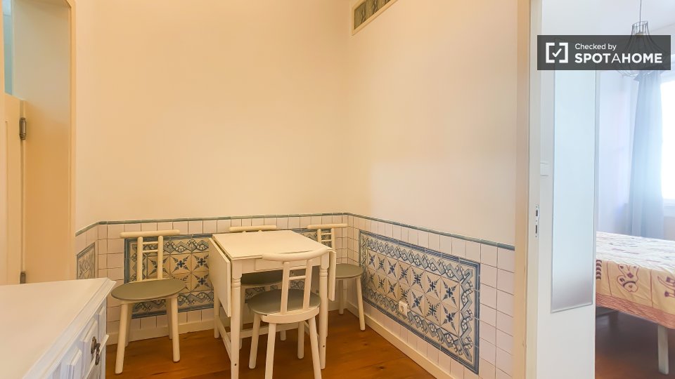 Apartment Lisbon, 1 bed, 65m² — photo 15