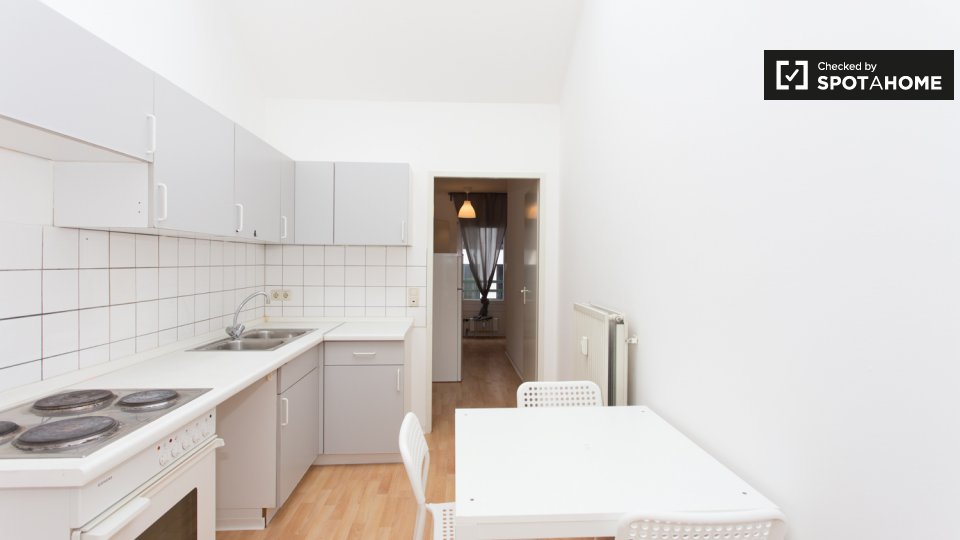 Double room Berlin, 3 beds, 67m² — photo 12