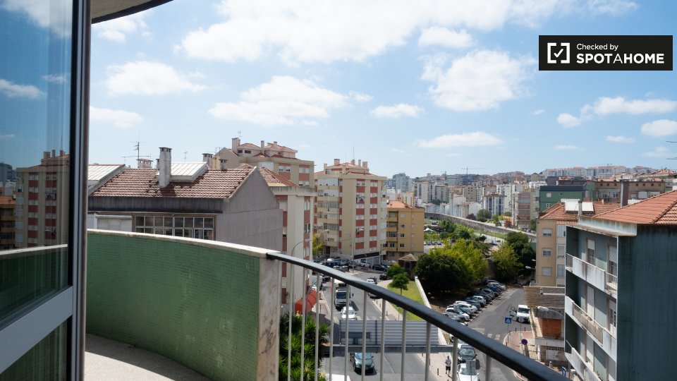 Double room Lisbon, 4 beds, 90m² — photo 19