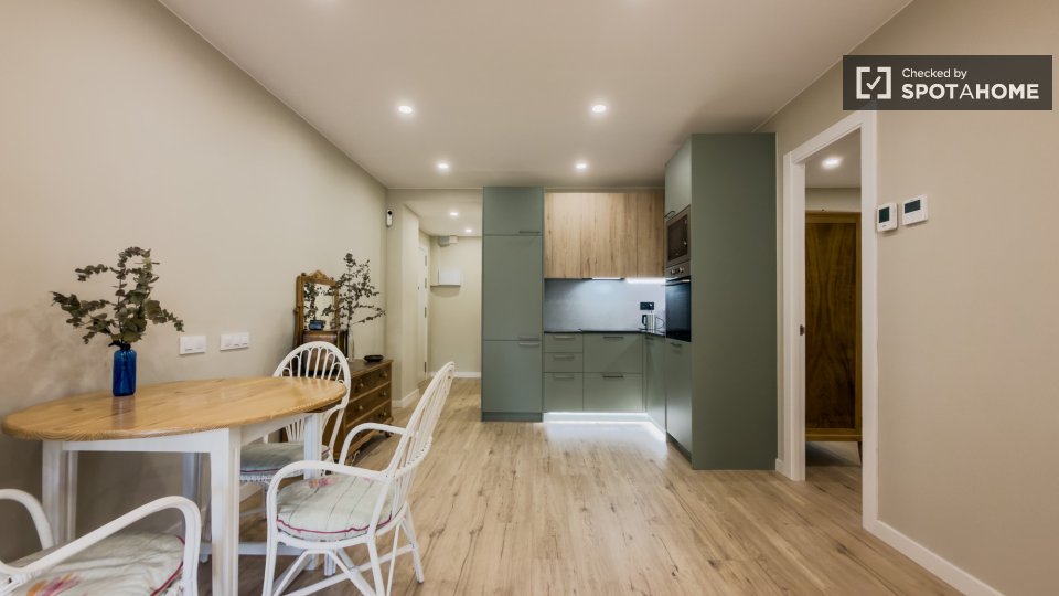 Double room Barcelona, 3 beds — photo 12