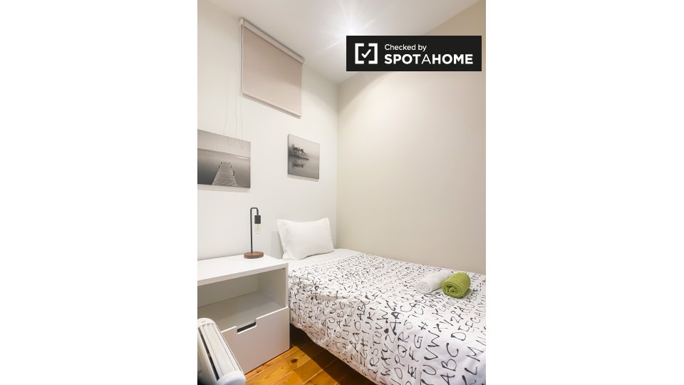 Apartment Lisbon, 2 beds — photo 14
