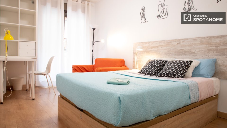 Double room Madrid, 5 beds, 120m² — photo 40