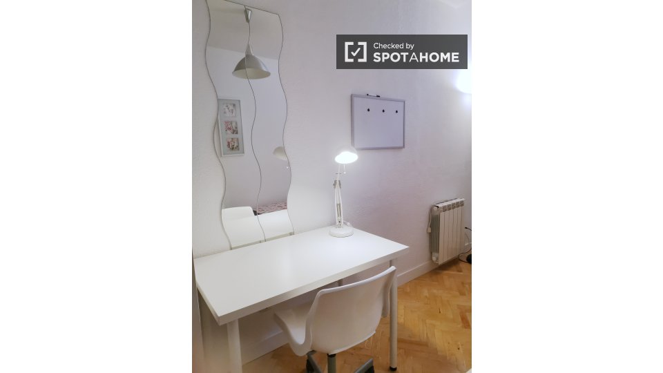 Double room Madrid, 6 beds, 150m² — photo 67