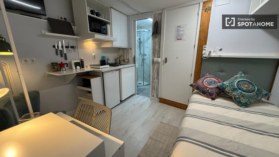 Estudio en alquiler en Embajadores, Madrid