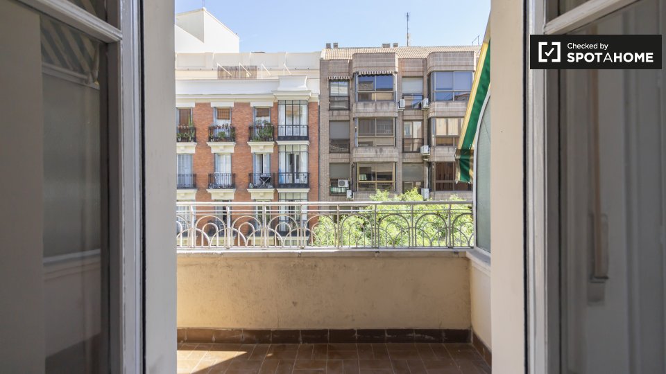 Double room Madrid, 9 beds — photo 4