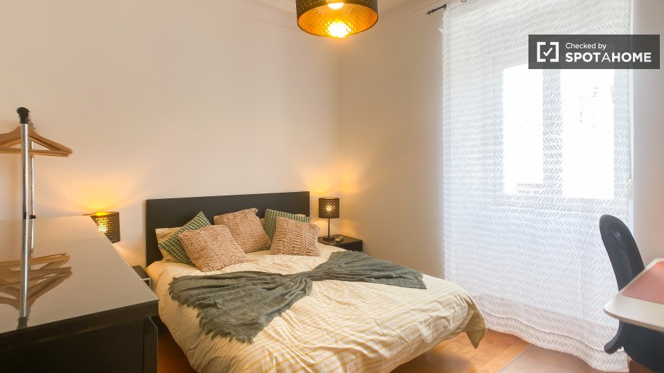 Double room Lisbon, 3 beds, 80m² — photo 30