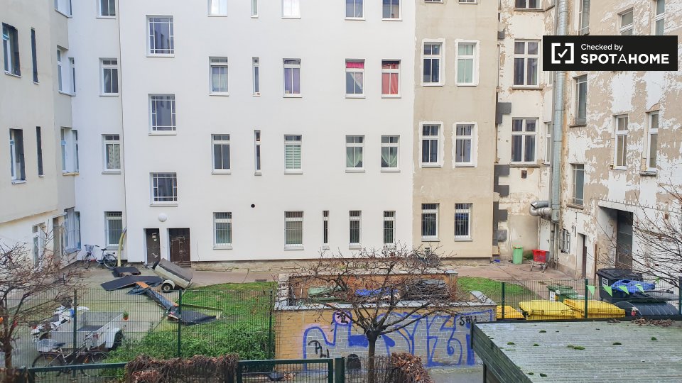 Double room Berlin, 3 beds, 55m² — photo 9