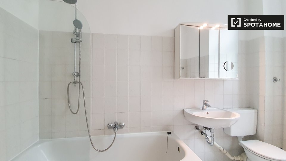 Double room Berlin, 4 beds, 92m² — photo 7