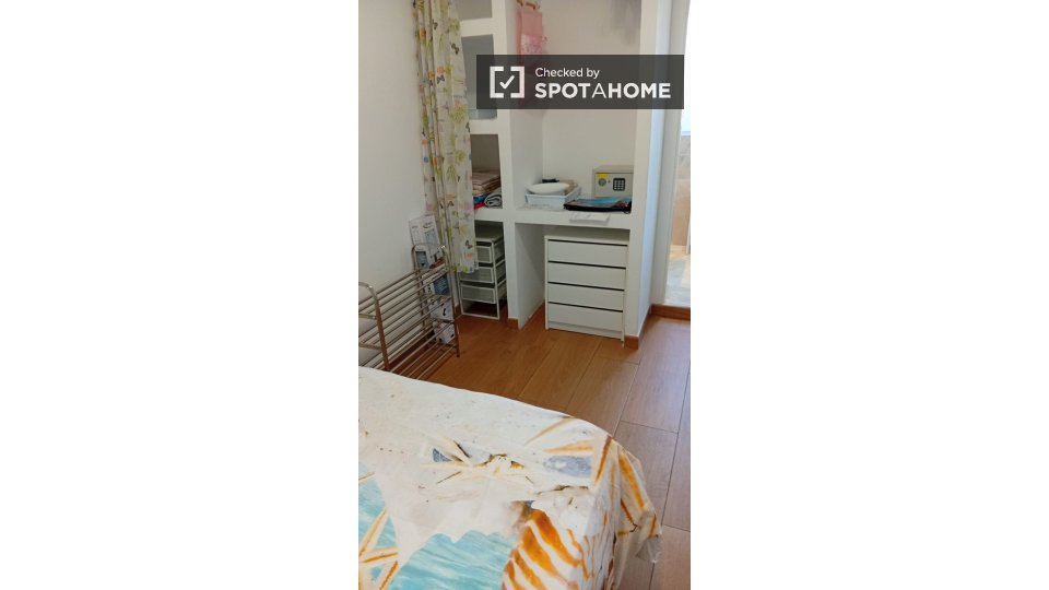 Double room Madrid, 5 beds, 120m² — photo 71