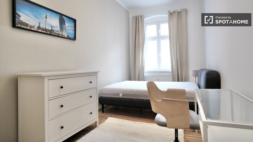 Double room Berlin, 2 beds, 53m² — photo 16
