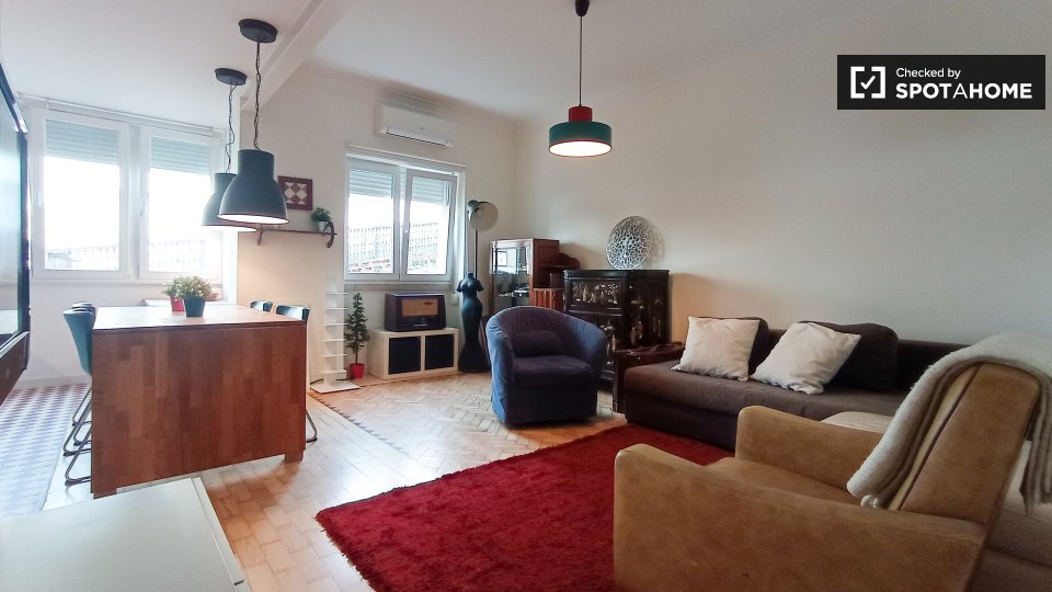 Apartment Lisbon, 2 beds, 68m² — photo 2
