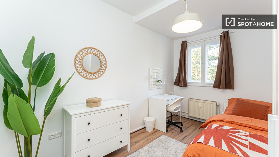 Double room Berlin, 9 beds, 135m² — photo 1