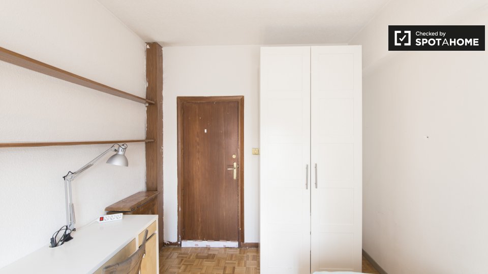 Double room Madrid, 4 beds, 140m² — photo 4