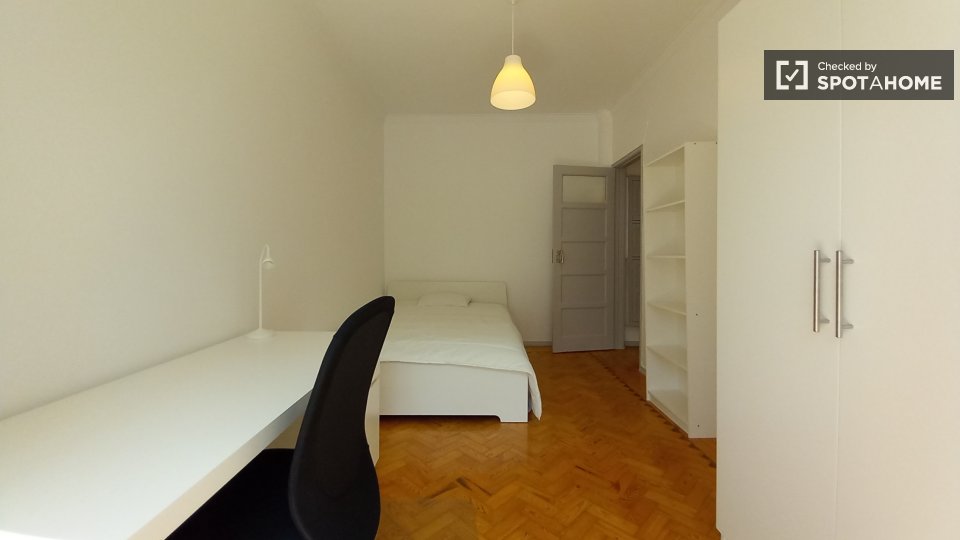 Double room Lisbon, 2 beds, 60m² — photo 5