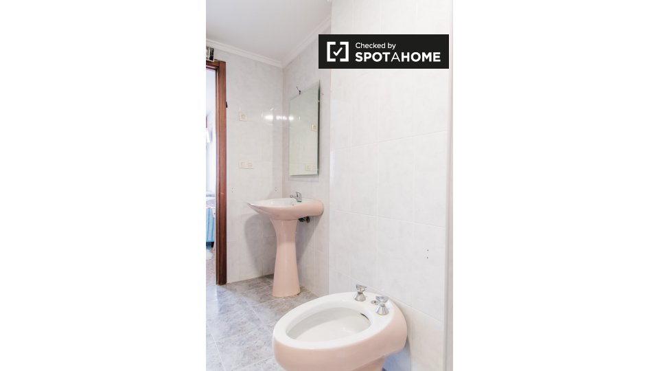 Double room Valencia, 5 beds, 160m² — photo 7