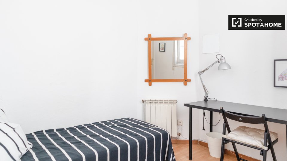 Double room Madrid, 10 beds, 220m² — photo 1