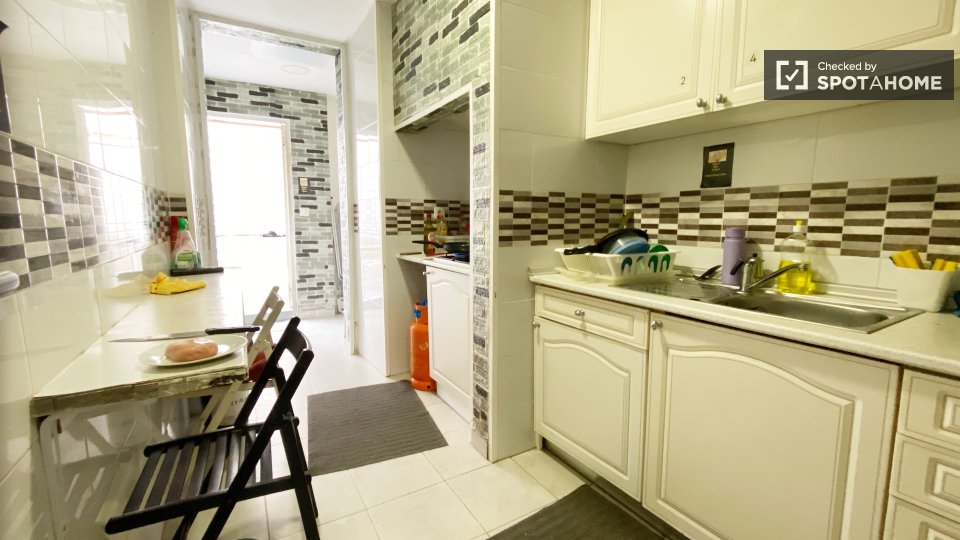 Double room Lisbon, 6 beds — photo 1