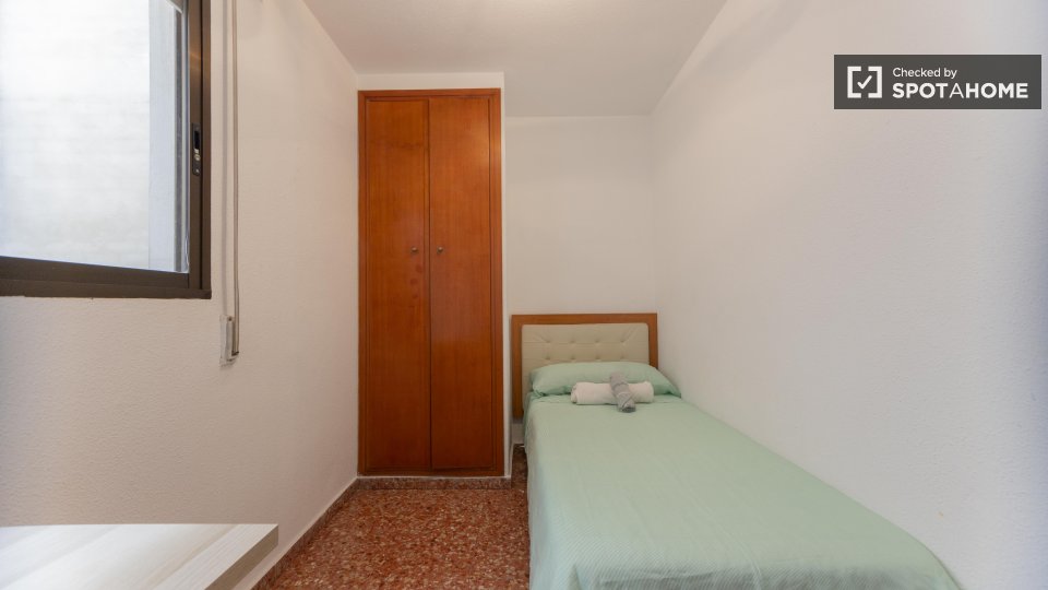 Apartment Valencia, 2 beds, 65m² — photo 23