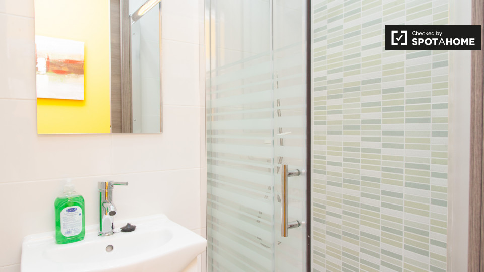 Double room Alcala_De_Henares, 5 beds — photo 26