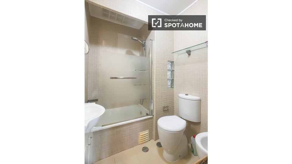 Apartment Lisbon, 1 bed, 65m² — photo 16
