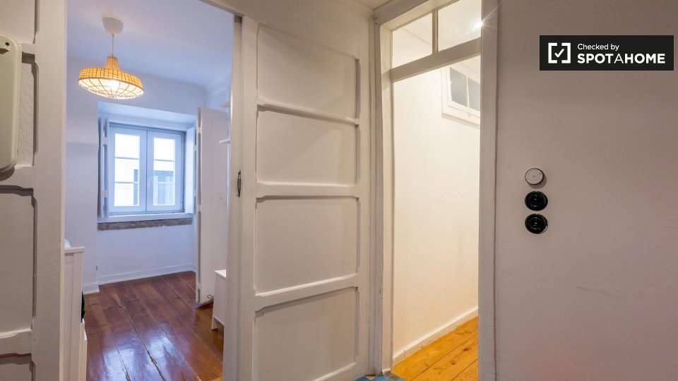 Apartment Lisbon, 2 beds — photo 9